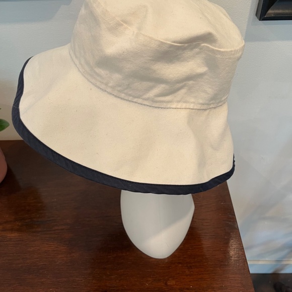 Katie Lord size M/L hat - Picture 3 of 9